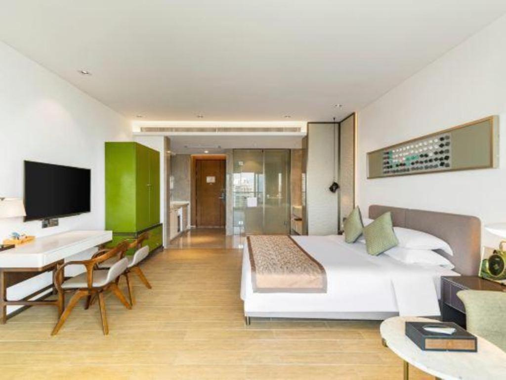 Rock Platinum Sea View Hotel Санья Экстерьер фото