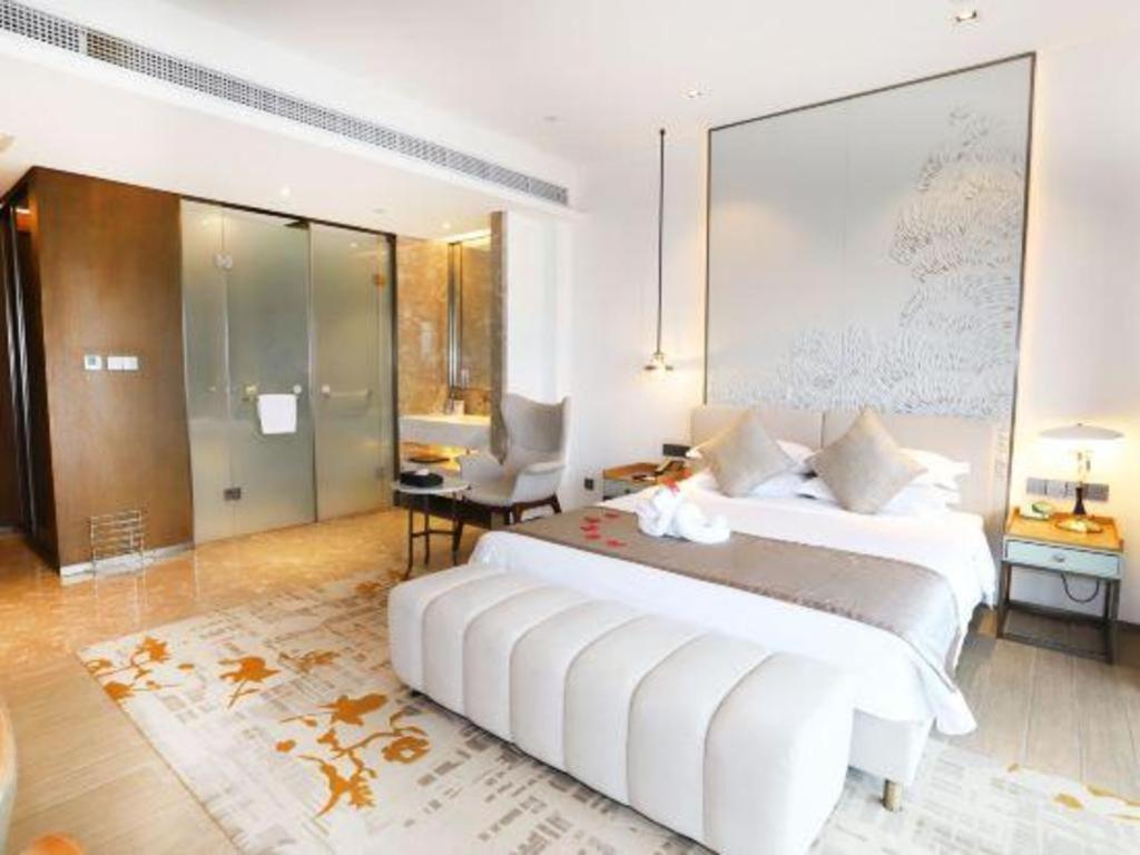 Rock Platinum Sea View Hotel Санья Экстерьер фото