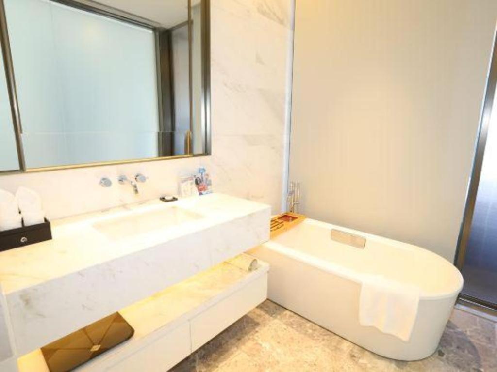 Rock Platinum Sea View Hotel Санья Экстерьер фото