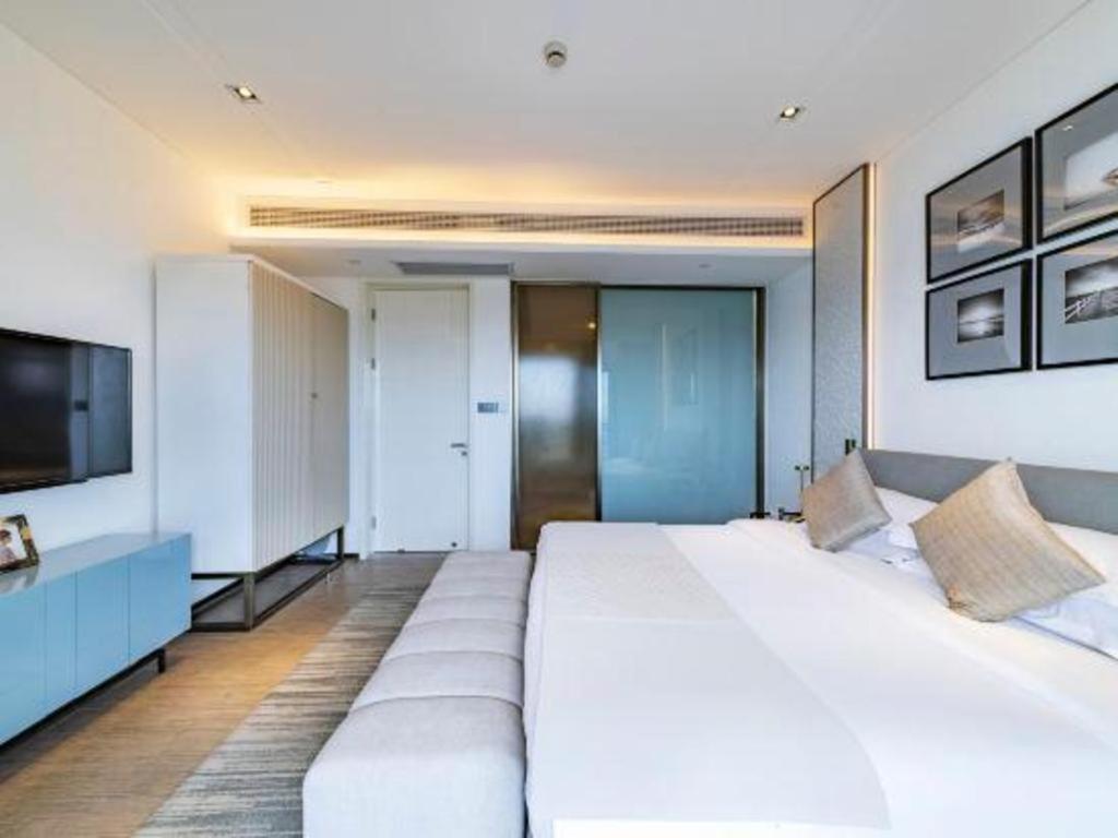Rock Platinum Sea View Hotel Санья Экстерьер фото