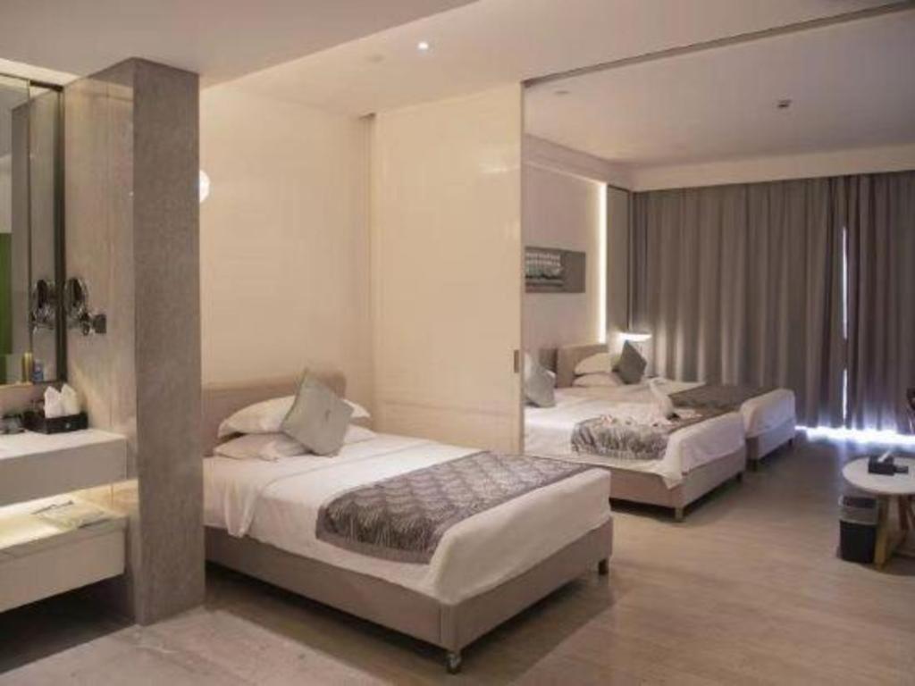 Rock Platinum Sea View Hotel Санья Экстерьер фото