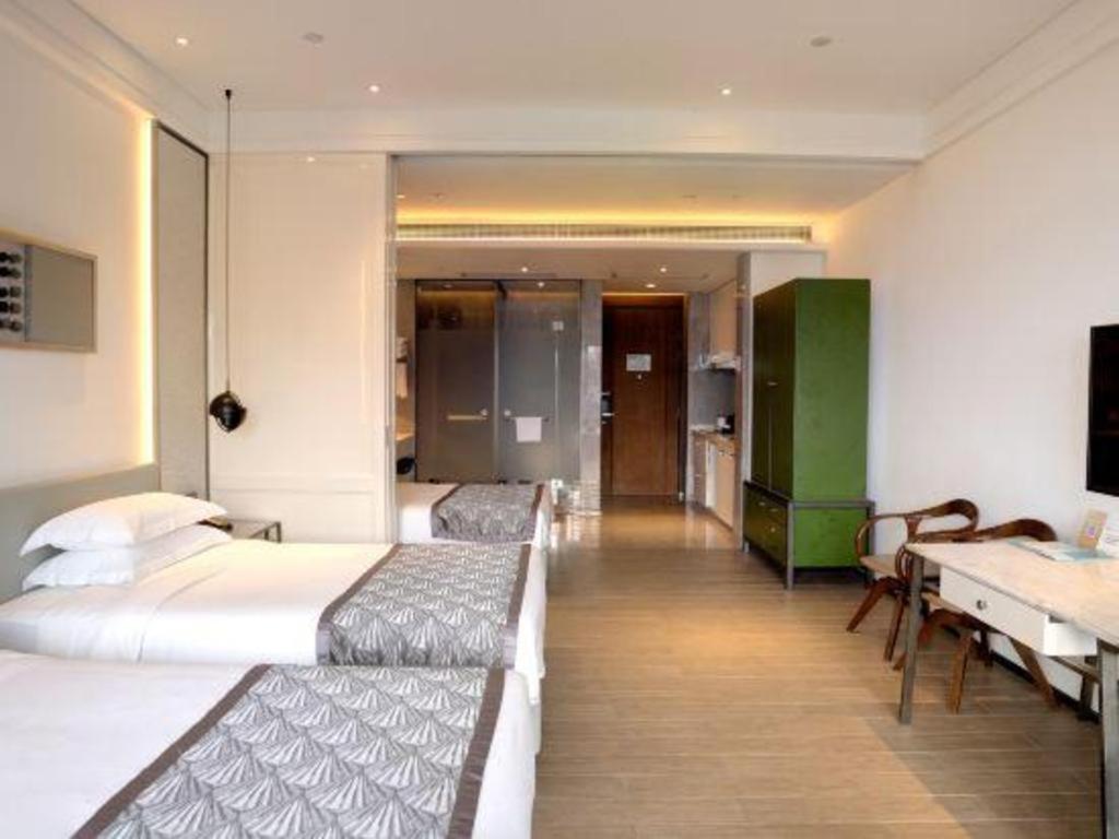 Rock Platinum Sea View Hotel Санья Экстерьер фото