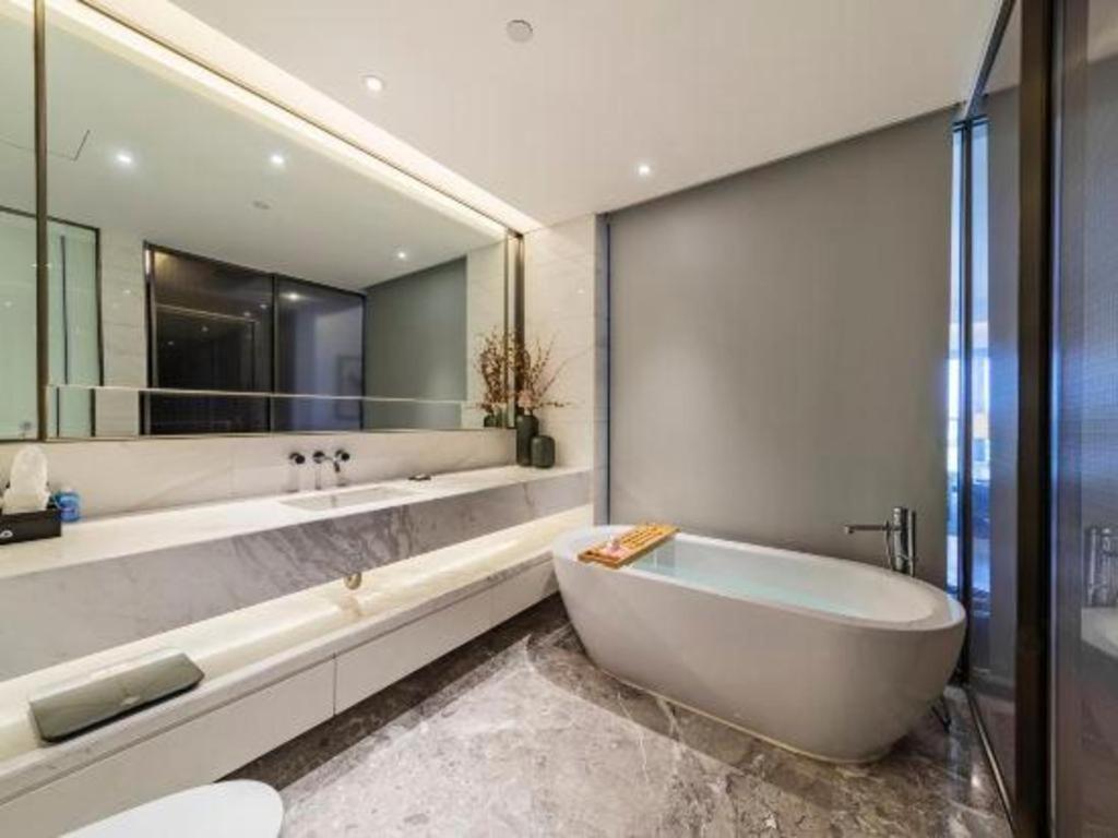 Rock Platinum Sea View Hotel Санья Экстерьер фото