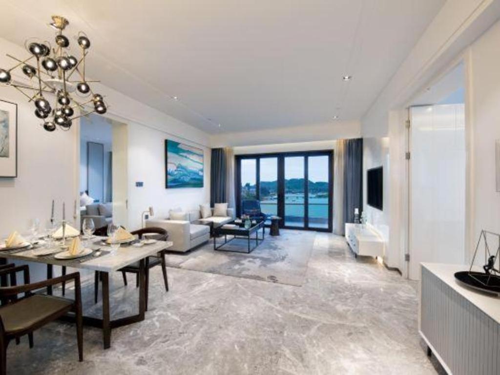 Rock Platinum Sea View Hotel Санья Экстерьер фото