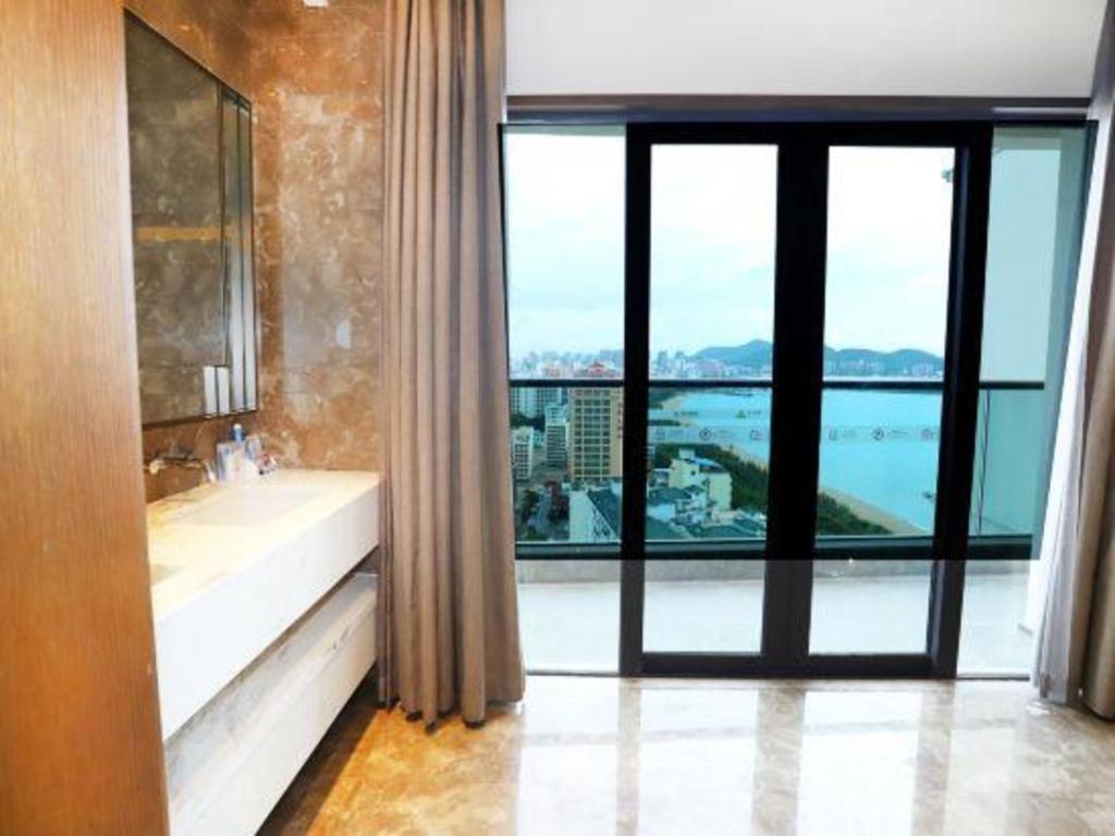 Rock Platinum Sea View Hotel Санья Экстерьер фото