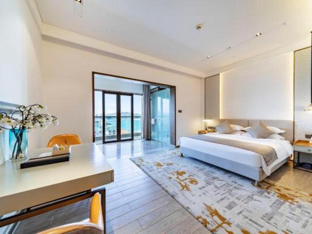 Rock Platinum Sea View Hotel Санья Экстерьер фото