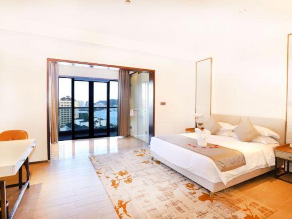 Rock Platinum Sea View Hotel Санья Экстерьер фото