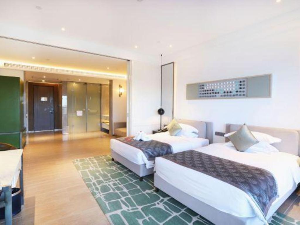 Rock Platinum Sea View Hotel Санья Экстерьер фото