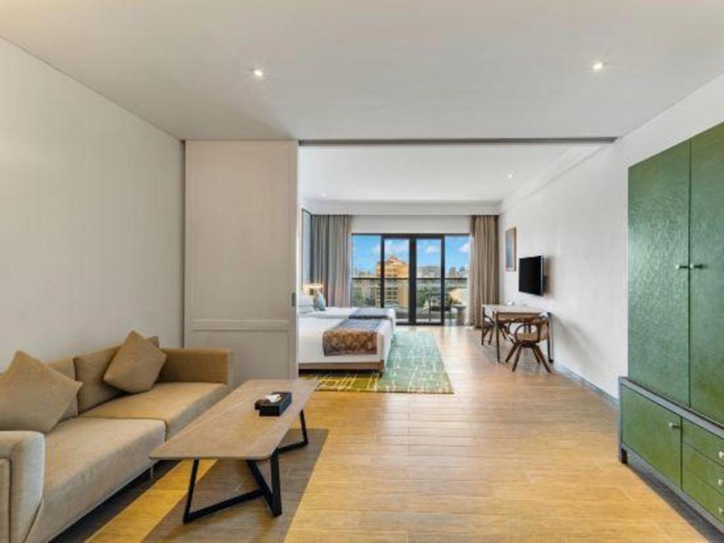 Rock Platinum Sea View Hotel Санья Экстерьер фото
