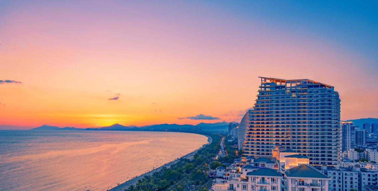 Rock Platinum Sea View Hotel Санья Экстерьер фото